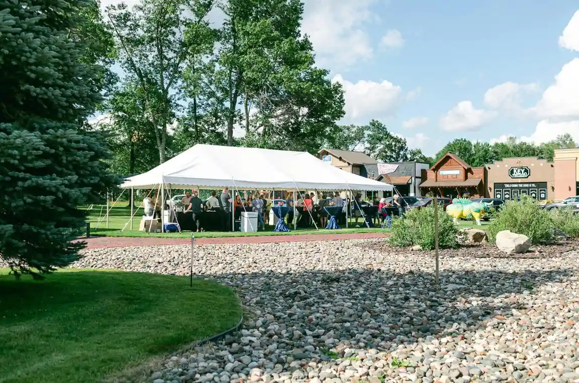 Outdoor tent